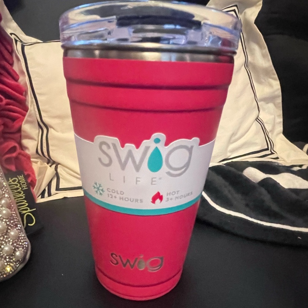 New Hot Pink SWIG party size